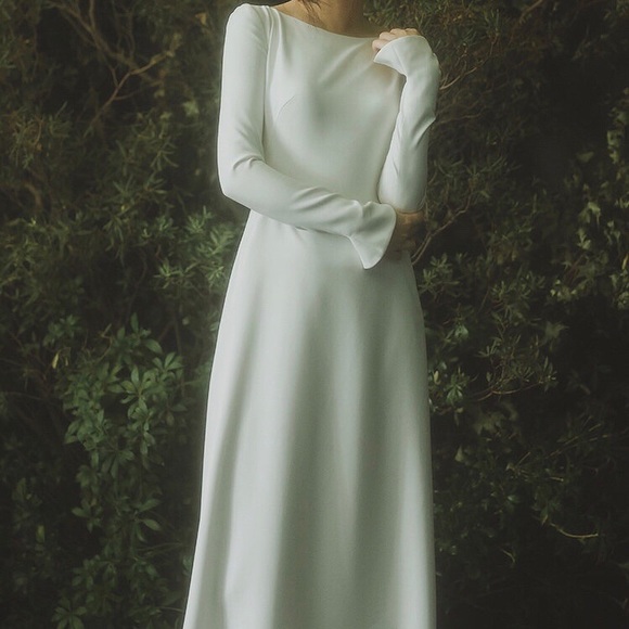 Classic Wedding/Bridal/Event White Dress - Picture 2 of 8